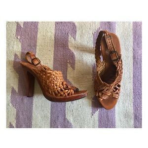 Gorgeous Vintage Leather Slingbacks